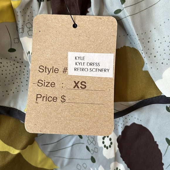 NWT Petro Zillia Kyle 100% Silk Dress Retro Scenery Floral Cold Shoulder XS - Picture 8 of 10